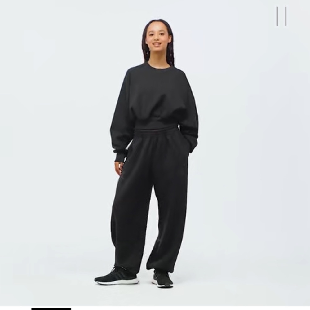 adidas Soft Luxe Loose Sweatshirt XS Black